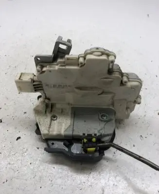 Audi A4 S4 B7 8E 8H Rear door lock 8E0839015AA