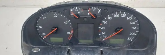 Volkswagen PASSAT B5 Speedometer (instrument cluster) 3B0919861K 04039821020 VWZ7Z0W0418985