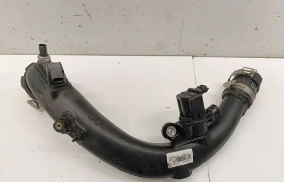Alfa Romeo Stelvio Intercooler hose/pipe 50051596 05281506AD 68212571AA