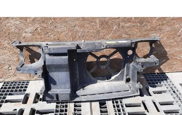 Volkswagen Golf III Radiator support slam panel