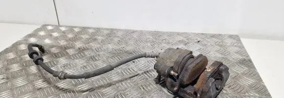 Volkswagen Polo V 6R Front brake caliper