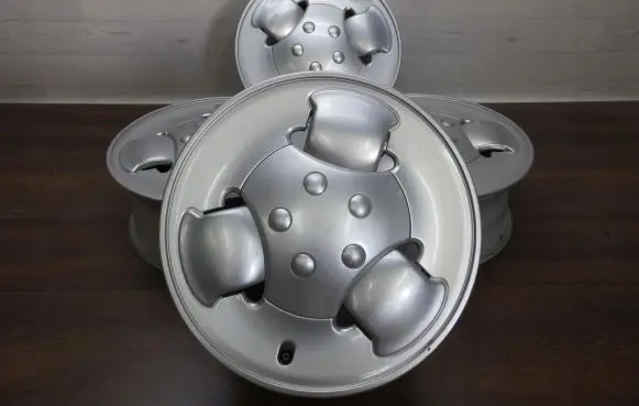 Renault Espace I R15 alloy rim 