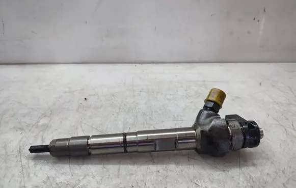 Audi A4 S4 B9 Fuel injector 0445110469