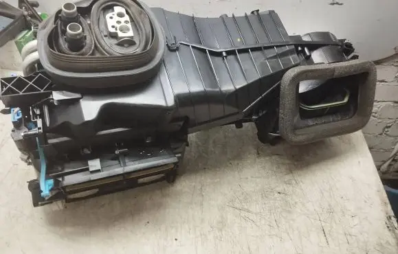Interior heater climate box assembly