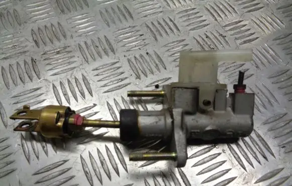 Toyota Corolla Verso E121 Clutch release bearing slave cylinder 