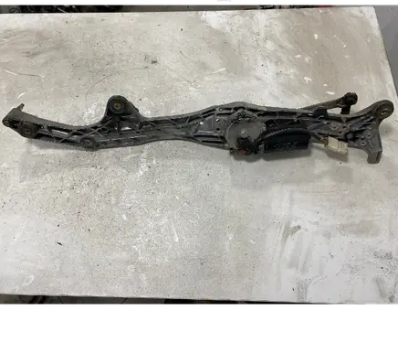 BMW 7 E38 Front wiper linkage and motor 0390241422 8352150102135