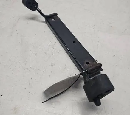 Volvo V70 Muffler mount bracket/holder 6G9N5D217AB