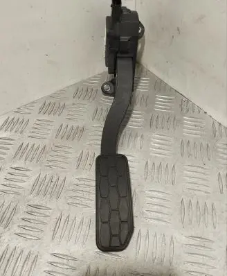 Jaguar XE Accelerator throttle pedal GX739F836AA