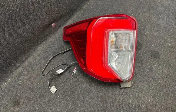 Ford Explorer VI Rear/tail lights LB5B13405A LB5B13405C LB5B13405B