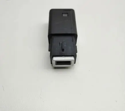 Opel Mokka B USB socket connector 98217039DX 9824334377