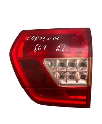 Tailgate rear/tail lights