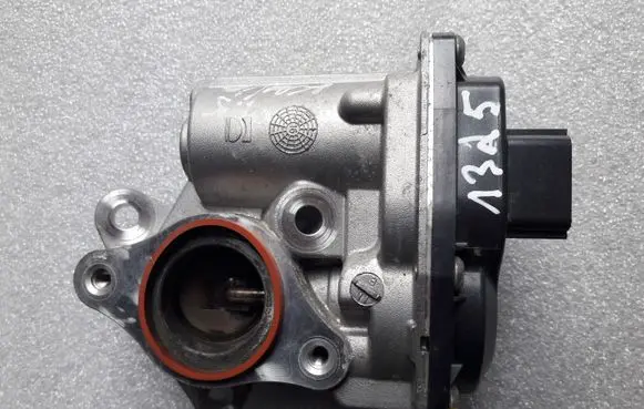 Renault Kadjar EGR valve 147102557R H8201143495