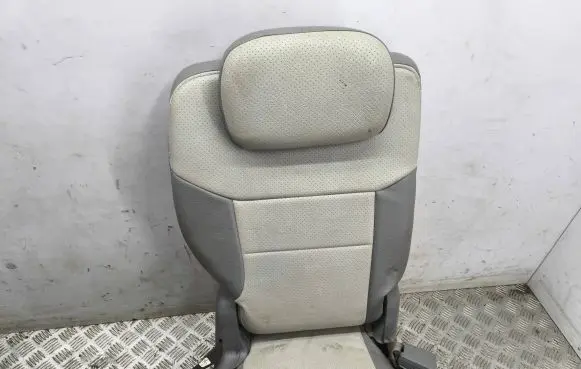 Chrysler Town u0026 Country V Third row seats 