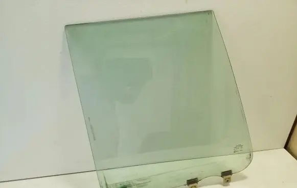 Opel Frontera A Rear door window glass