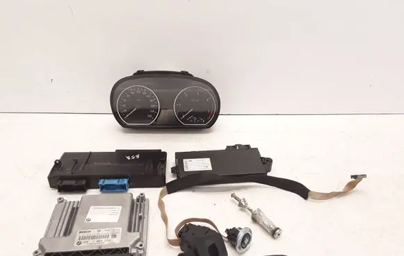 BMW 1 E81 E87 Engine ECU kit and lock set 0281013537 7807529 61359150721
