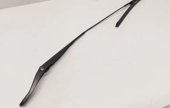 Front wiper blade arm