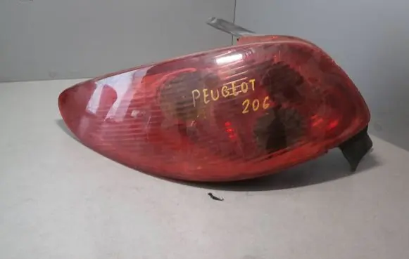Peugeot 206 Rear/tail lights 2563