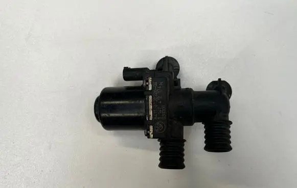 BMW 5 E60 E61 Coolant heater control valve 6920226