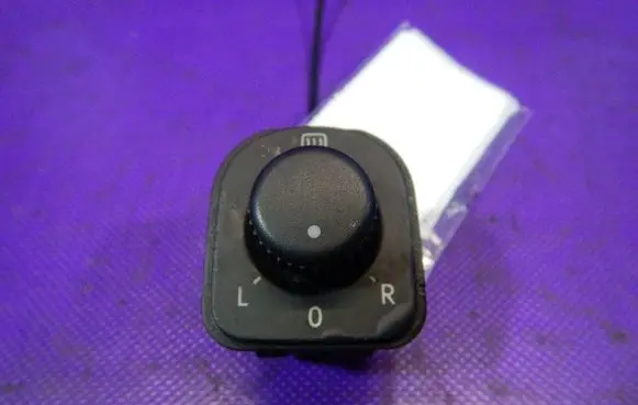 Volkswagen PASSAT B5.5 Wing mirror switch 