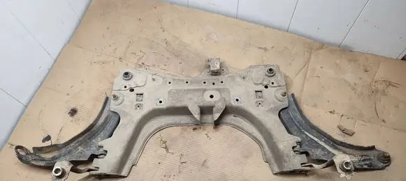 Renault Clio IV Front subframe