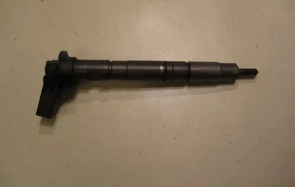 Audi A6 S6 C6 4F Fuel injector 03L130277 0445116016 110331