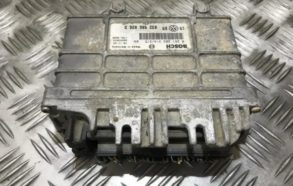 Volkswagen Golf III Engine control unit/module 0261203314 032906026d