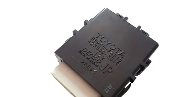 Toyota C-HR I Window wiper relay 85940F4010 4230003010