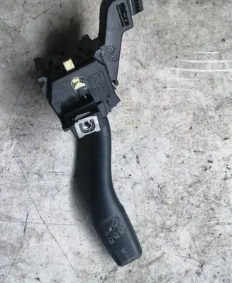 Audi A3 S3 A3 Sportback 8P Indicator stalk 8P0953513E 10002271 CZKO3