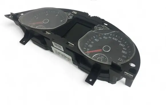 Volkswagen PASSAT B7 Speedometer (instrument cluster) 3AA920870D