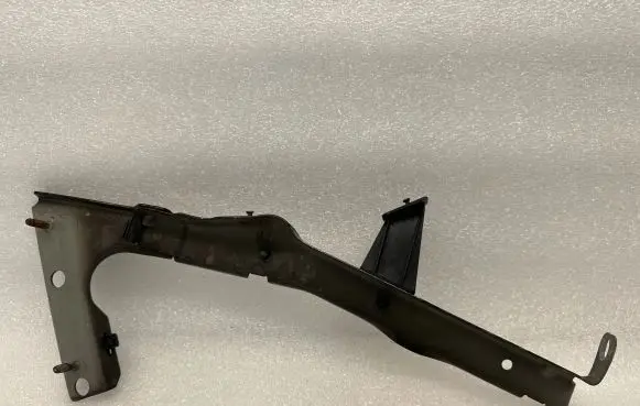 Audi A4 S4 B8 8K Fender mounting bracket 8T0821135C 8K0821433