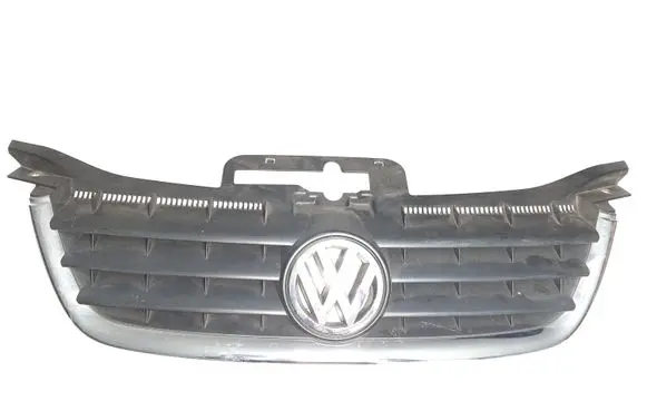 Front bumper upper radiator grill