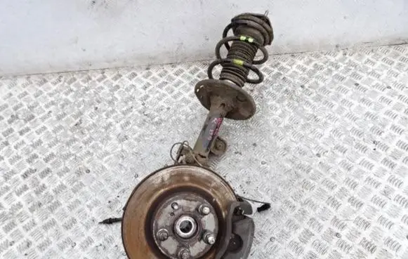 Toyota RAV 4 (XA40) Front wheel hub spindle knuckle