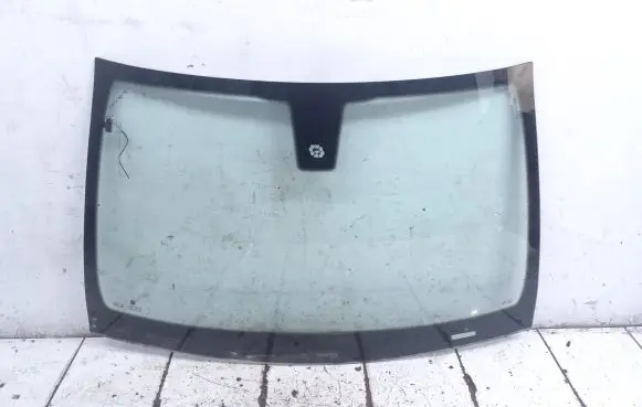 Opel Astra H Front windscreen/windshield window AS1