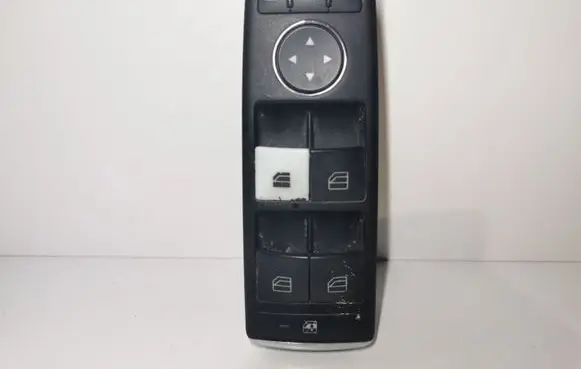 Mercedes-Benz C W204 Electric window control switch A2048700151 03139410