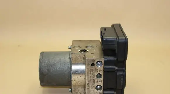 BMW 5 F10 F11 ABS Pump DSCDXC9L6 6853403 6853400
