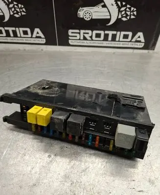 Mercedes-Benz E W211 Fuse module 2115456701 5DK00804746
