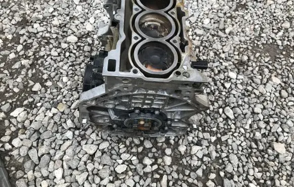 Volkswagen Polo VI Engine block 05C103023B