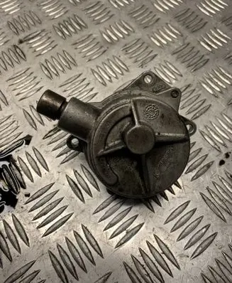 Audi A6 S6 C5 4B Vacuum pump 059145100B