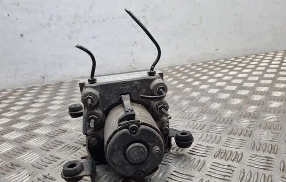 Audi A4 S4 B5 8D ABS Pump 8D0614111