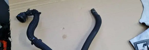 Chrysler Pacifica Engine coolant pipe/hose 68438717AA