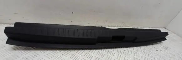 Trunk/boot sill cover protection