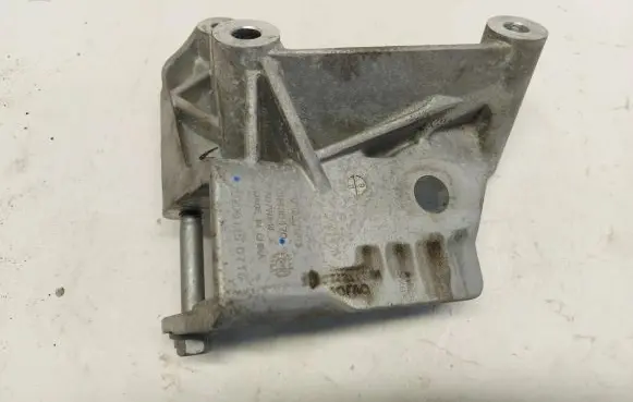 Volvo XC60 Engine mounting bracket 31430470