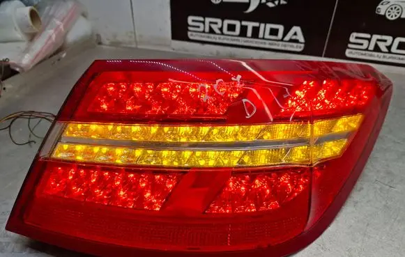 Mercedes-Benz E C207 W207 Rear/tail lights A2079060258 542022