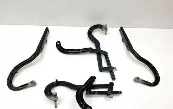 Tailgate/trunk/boot hinge