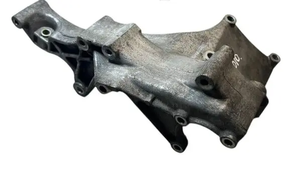 Volkswagen Transporter - Caravelle T4 Generator/alternator bracket 074145169B