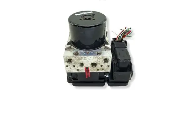 Volvo V70 ABS Pump 30681619 P30681619