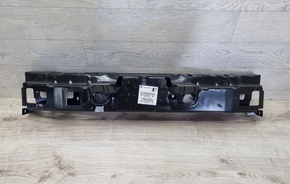 Radiator mount bracket