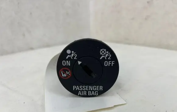 Opel Insignia A Passenger airbag on/off switch 13577258
