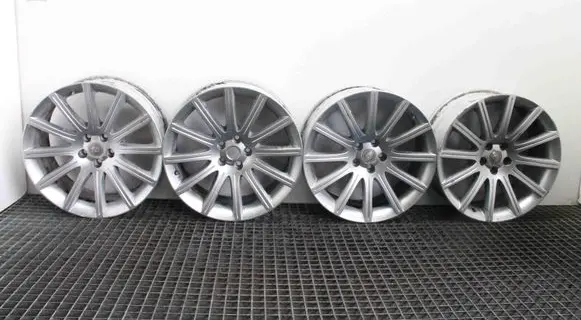 Chrysler 300 - 300C R20 alloy rim 1FC99TRMAA 1FC99TRMAB