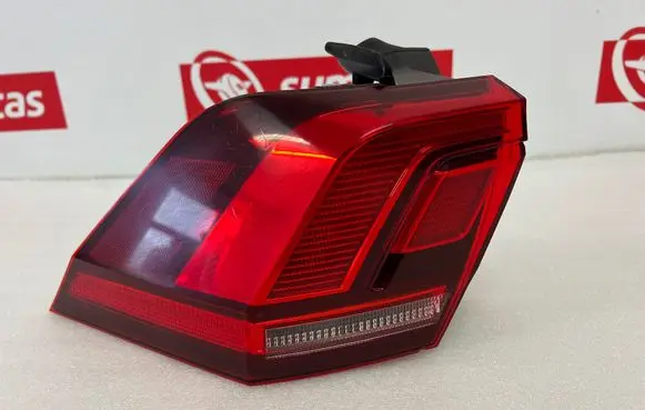Volkswagen Tiguan Rear/tail lights 5NA945095D 2SD01251901 00654752